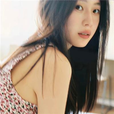 某处,某人海报