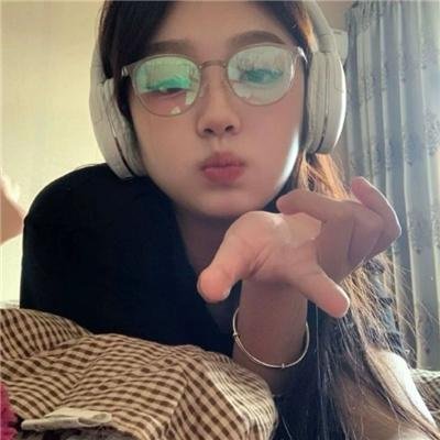 新潮男女海报